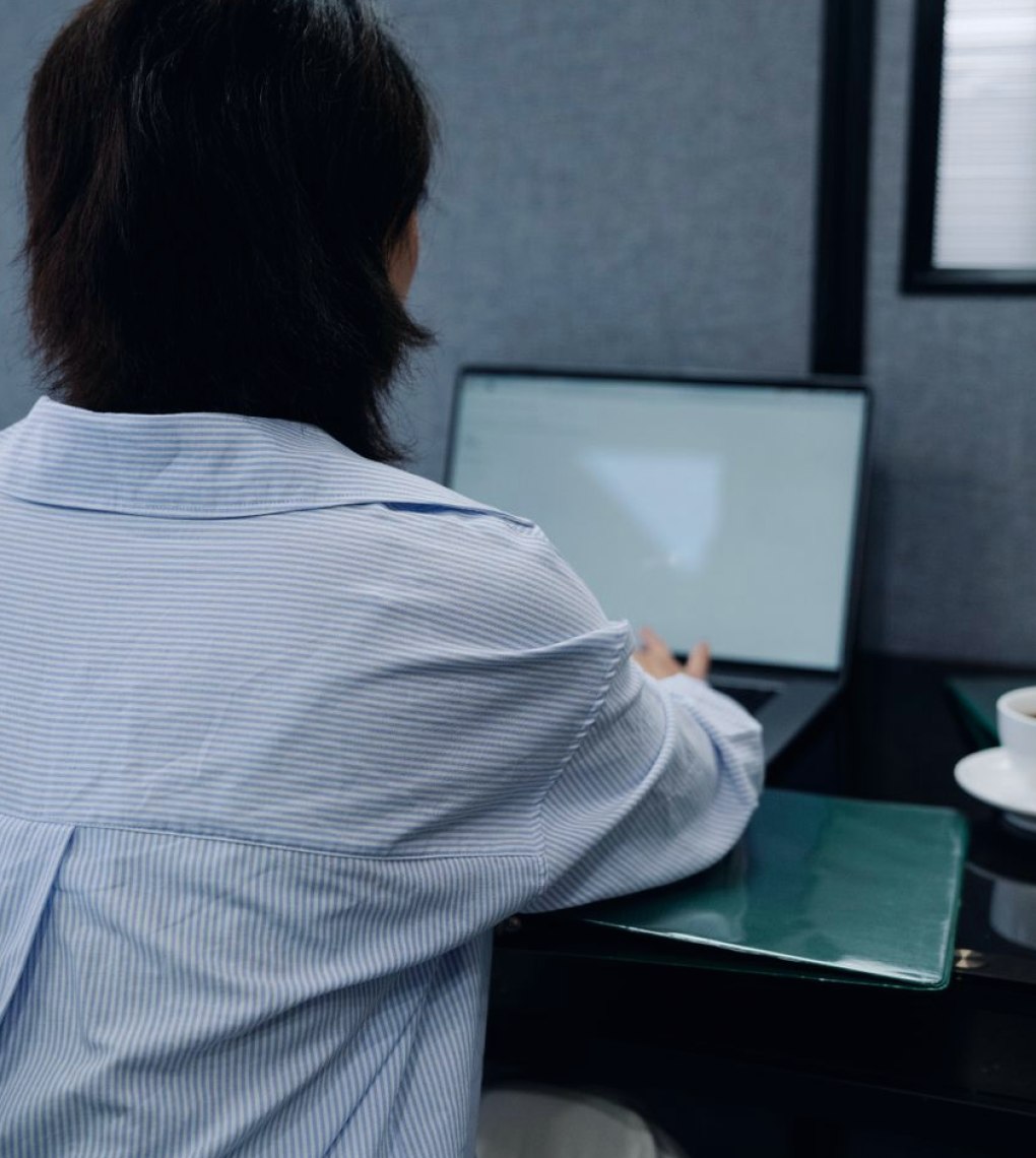 Dans les coulisses du formulaire de signalement : outils et méthode de tri