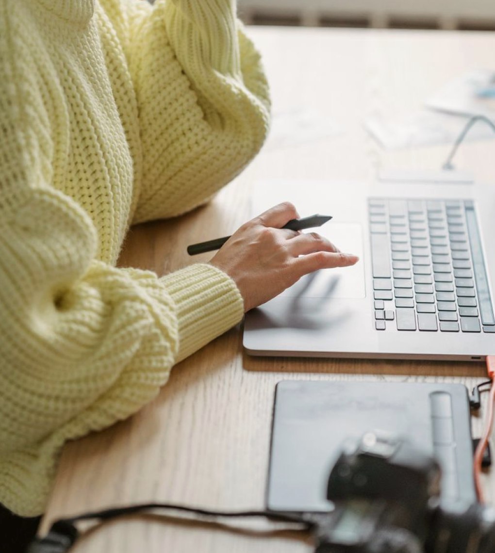 Recherche inversée ou analyse des retouches : quelle méthode choisir en premier